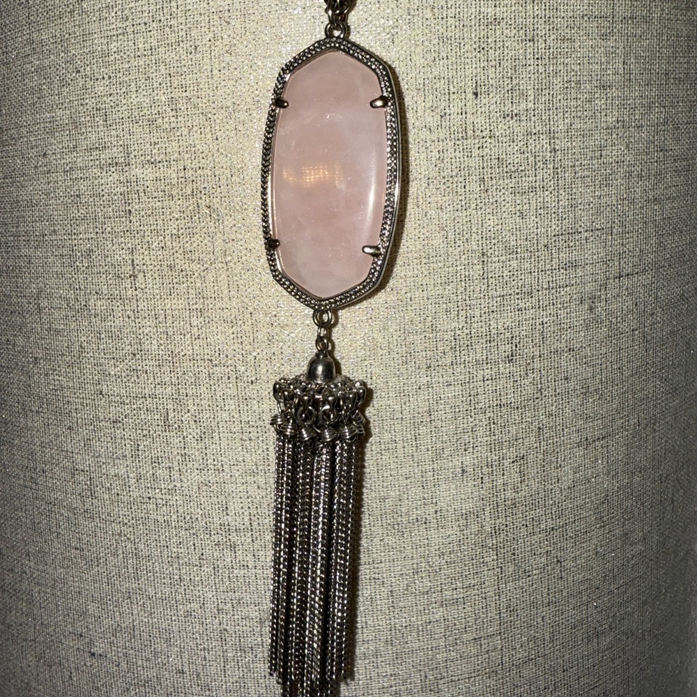 Kendra Scott necklace